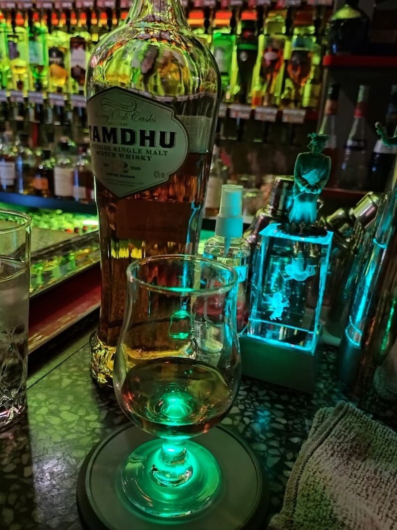 ワン·ショット·オフの店内・料理の写真 3枚目