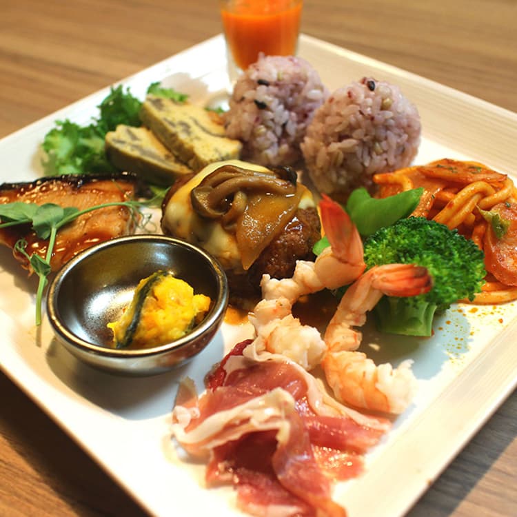 【阿波座】創作料理とワインのお店 上田慎一郎 Natural Stand Salon 江戸堀2号店の店内・料理の写真 2枚目