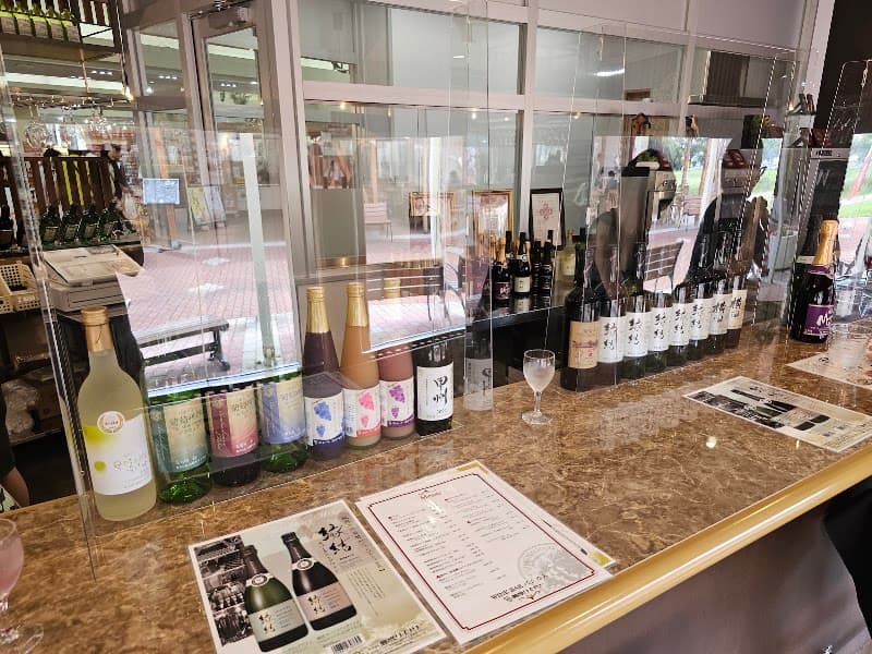 島根ワイナリー 試飲即売館バッカスの店内・料理の写真 3枚目