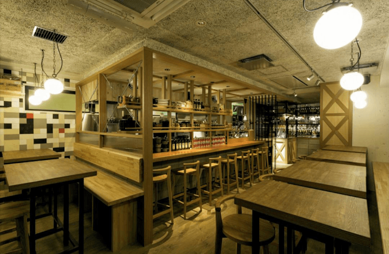 ワインの酒場。ディプント天神西通り店