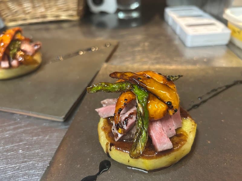 ビストロ etroit（エトロワ）の店内・料理の写真 2枚目