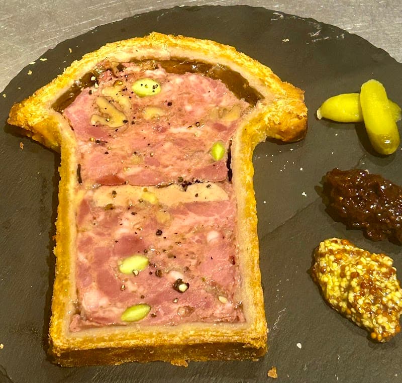ビストロ etroit（エトロワ）の店内・料理の写真 3枚目