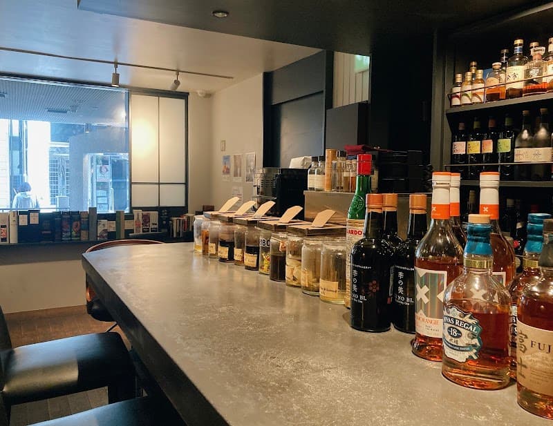BAR&DINING KAZEMACHI（バーアンドダイニング カゼマチ）の店内・料理の写真 3枚目
