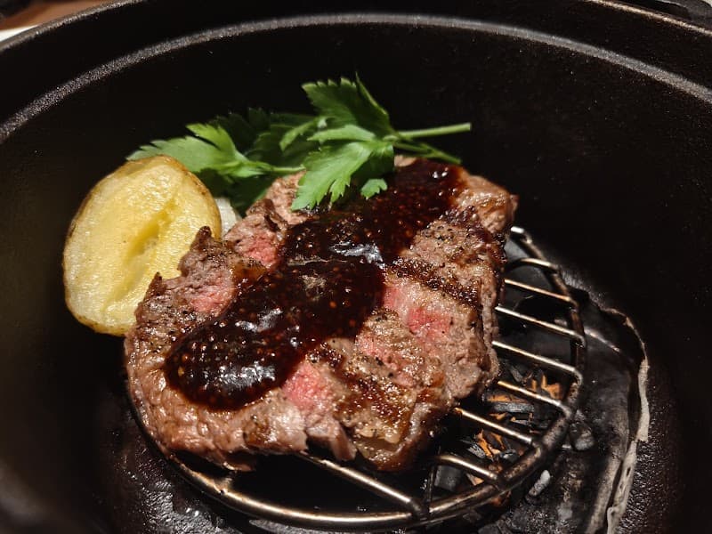 MEAT&WINE WINEHALL GLAMOUR 池袋の店内・料理の写真 3枚目