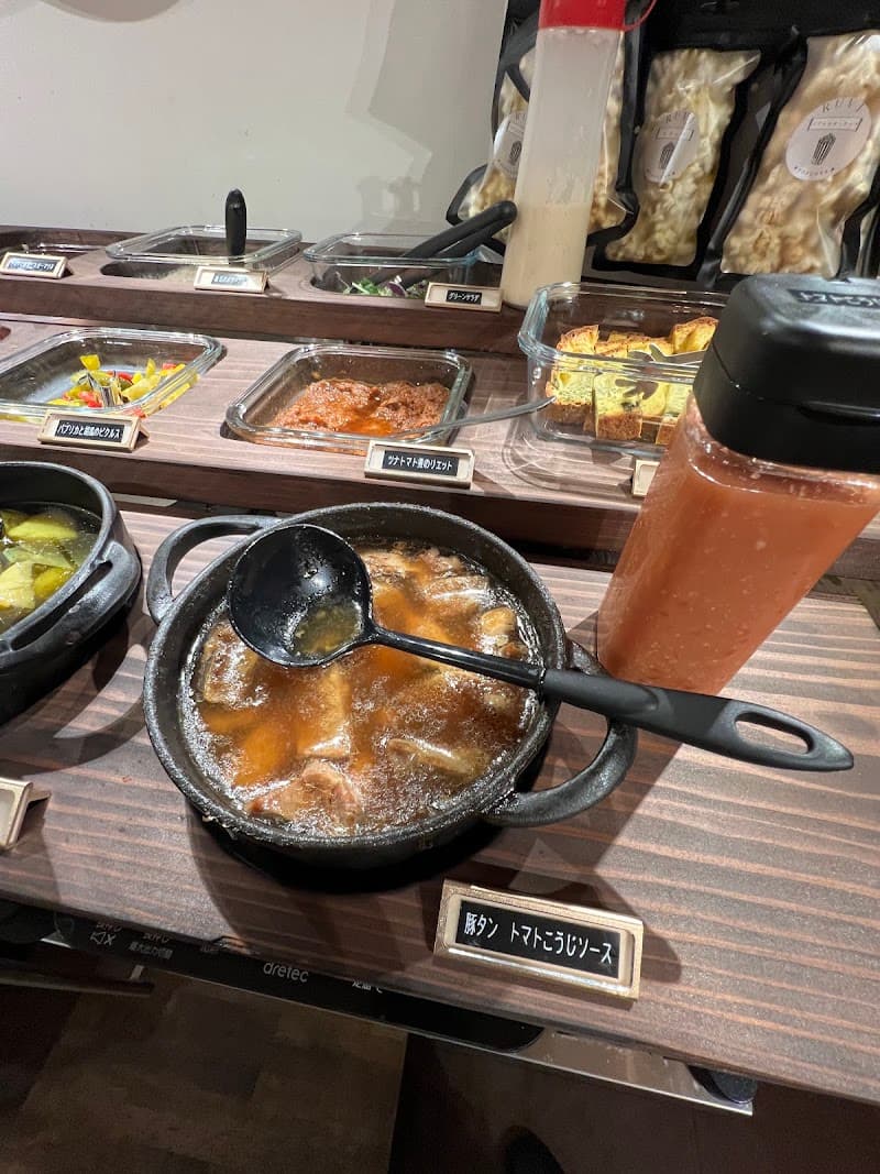 ワイン×わら焼き RUVIの店内・料理の写真 3枚目