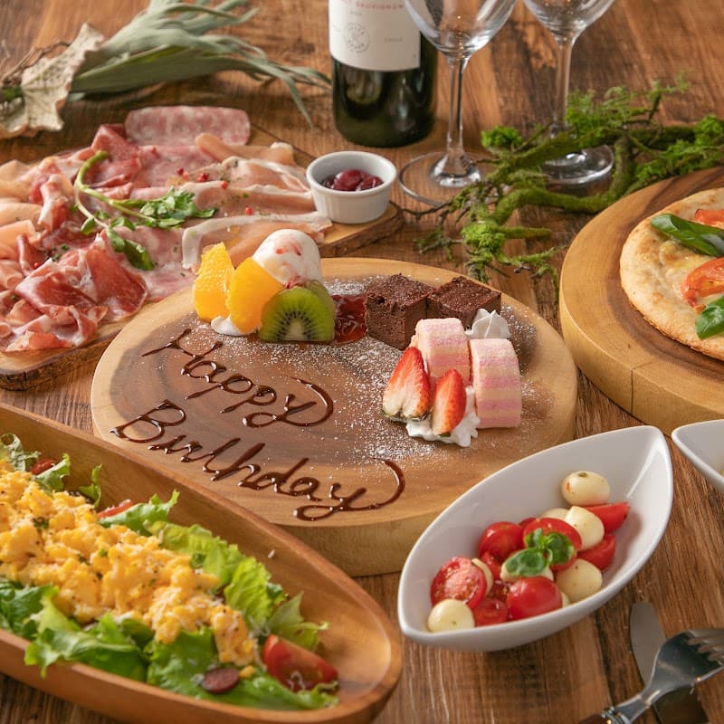 肉バル Re:come（リカム） 太田店の店内・料理の写真 2枚目