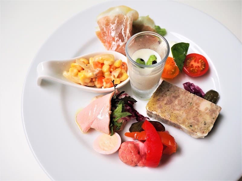 イタリアンワインバー VINORIO（ヴィノリオ）東京京橋の店内・料理の写真 2枚目