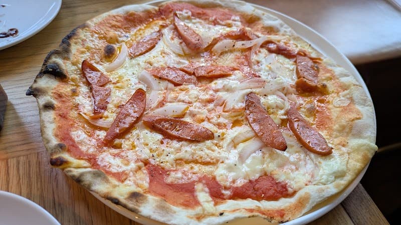 イタリアン＆ワインバー CONA 西新宿小滝橋通り店の店内・料理の写真 3枚目