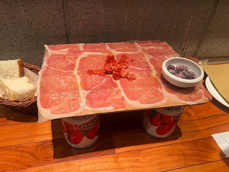 ワインの酒場。ディプント自由が丘店の店内・料理の写真 3枚目