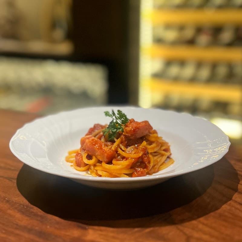 WINE BAR ambitionの店内・料理の写真 2枚目