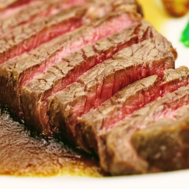 肉フレンチビストロGowanfureの店内・料理の写真 2枚目
