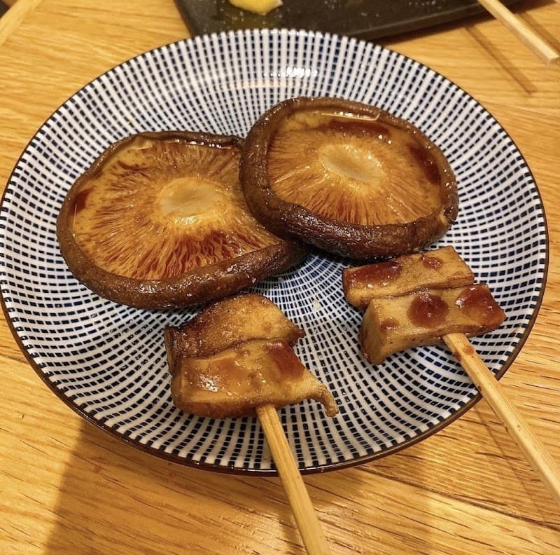 串焼き。ビストロガブリ 新宿西口ハルク店の店内・料理の写真 2枚目