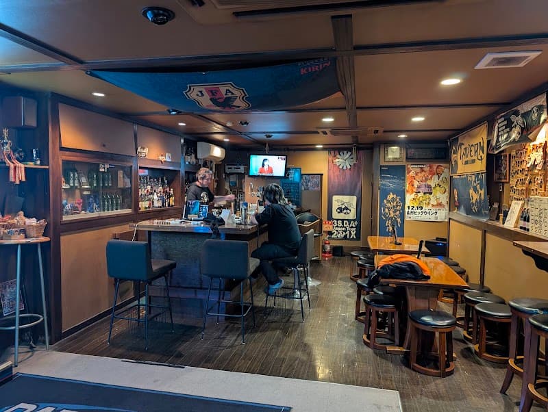 ＴＡＶＥＲＮ
