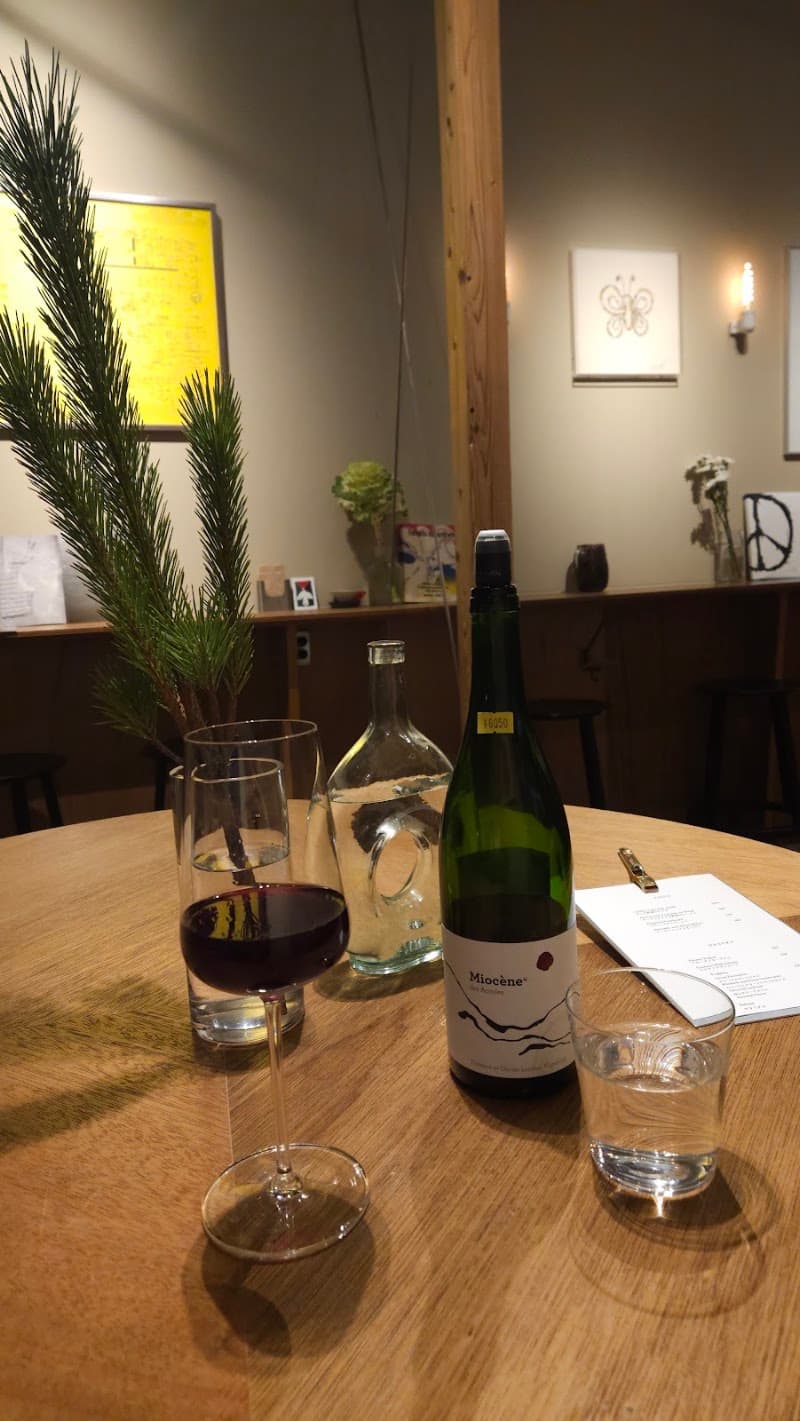 wineshop human natureの店内・料理の写真 2枚目