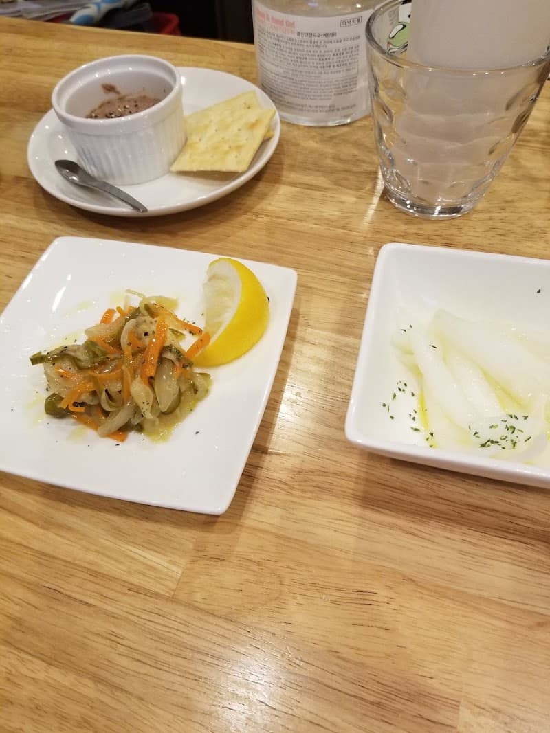 バー ル・ミモザの店内・料理の写真 3枚目