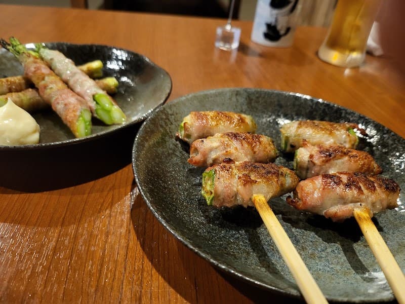 炭火焼き鳥 しげおやじの店内・料理の写真 2枚目
