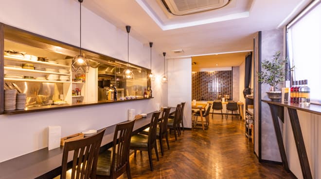 小さな町のなかのレストラン bistro