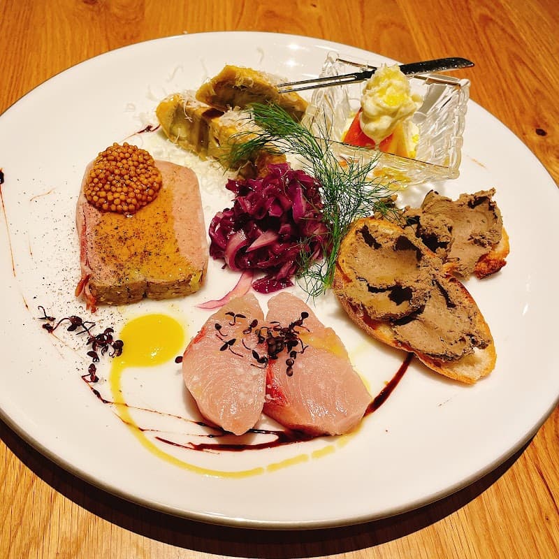小さな町のなかのレストラン bistroの店内・料理の写真 3枚目