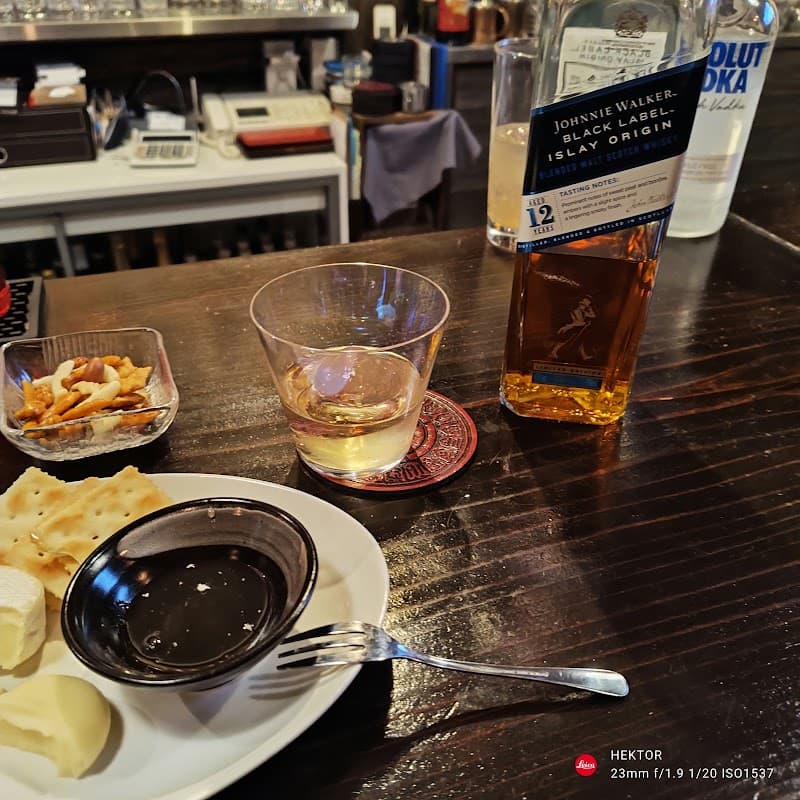 ease bar Kanau 叶の店内・料理の写真 2枚目