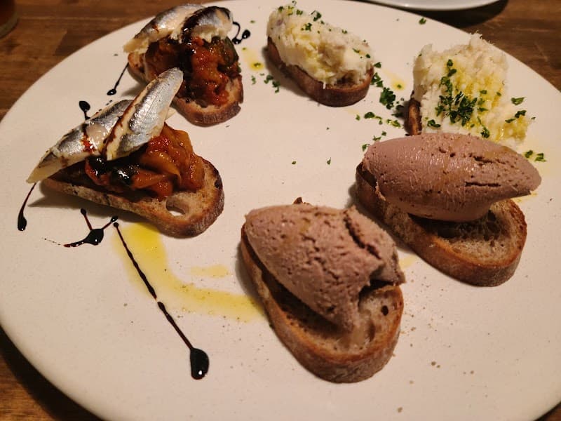 ル・プリュ・ムーチョの店内・料理の写真 2枚目