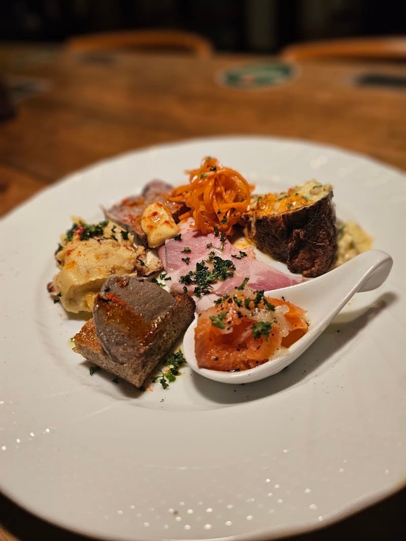 ハナブサ・マーの店内・料理の写真 2枚目