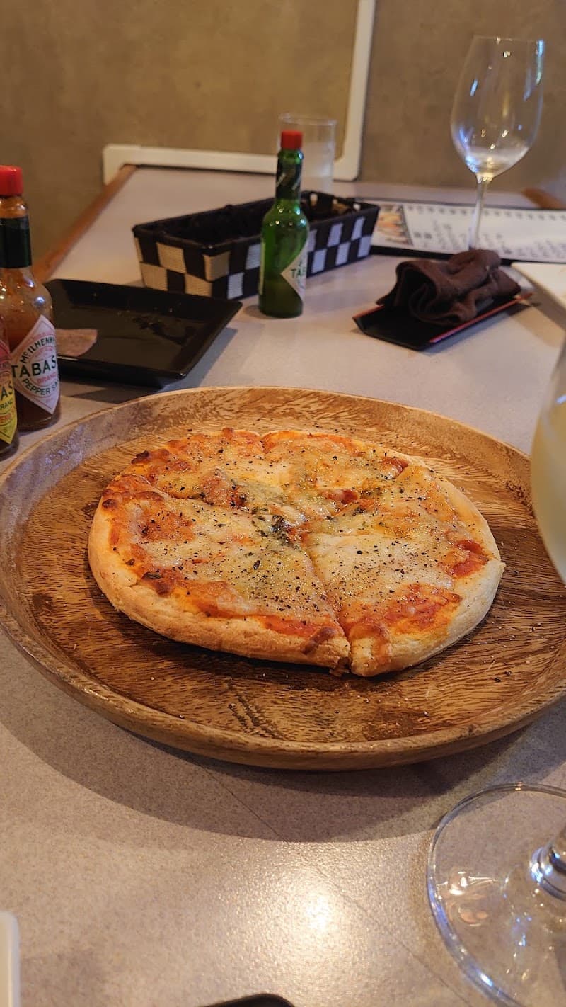 カジュアルワインバーgakouの店内・料理の写真 2枚目