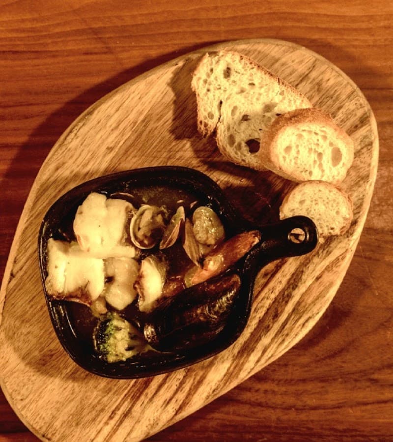今治カクテル＆フード Bar ANCHORの店内・料理の写真 2枚目