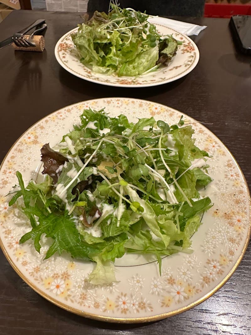 牡蠣と肉とワインの旨い！店ビストロ サンタンナの店内・料理の写真 3枚目