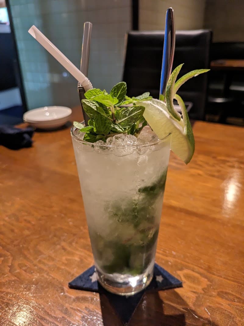 Cocktail&Whisky ＳＯＨＯの店内・料理の写真 2枚目