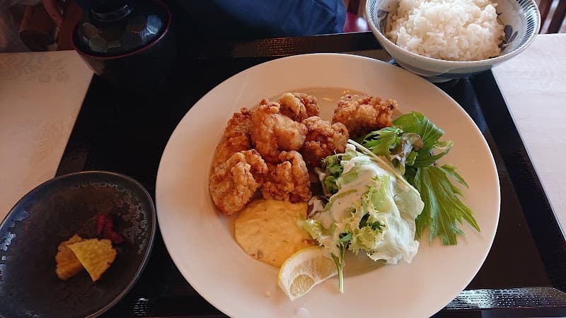 東洋一の海岸線にある男鹿のレストランの店内・料理の写真 2枚目