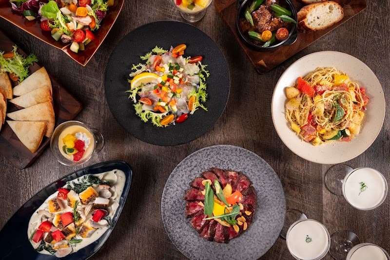 瀬戸内バル LA TERRAZZAの店内・料理の写真 3枚目