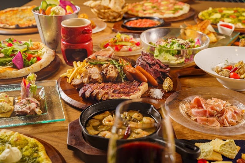 ワイン酒場ウラッチェ！の店内・料理の写真 2枚目