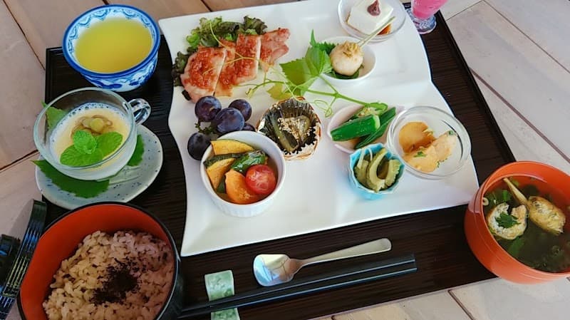 旬菜レストラン 野の花亭の店内・料理の写真 2枚目