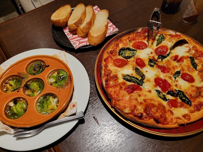 イタ飯処 美味小家の店内・料理の写真 3枚目