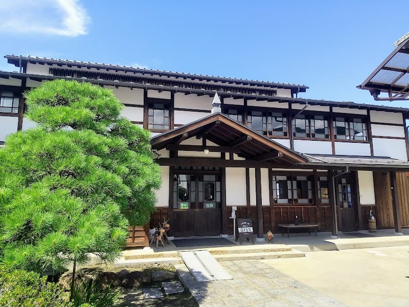 丸藤葡萄酒工業（ルバイヤートワイン）の店内・料理の写真 2枚目