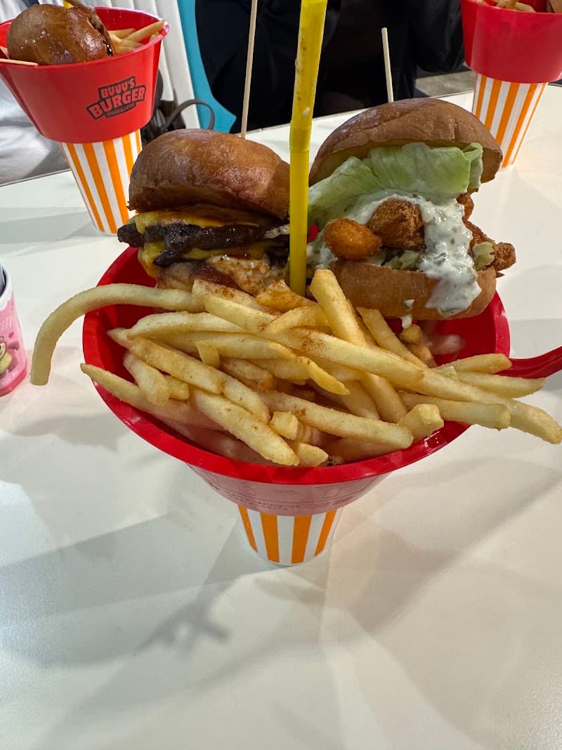 BUUU'S BURGER フードコートの店内・料理の写真 3枚目