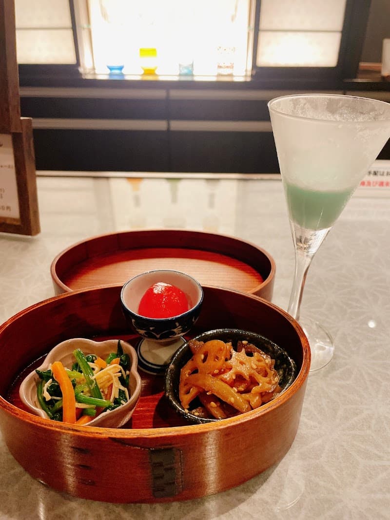 順風満帆 和モダンな隠れ家barの店内・料理の写真 2枚目