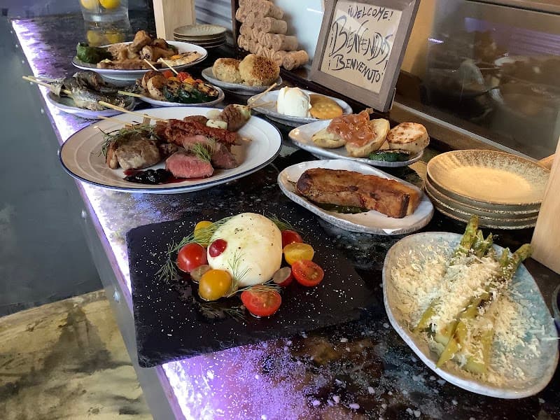 居酒屋処ワインバー Bar+kitchen 香鈴 代々木店の店内・料理の写真 2枚目