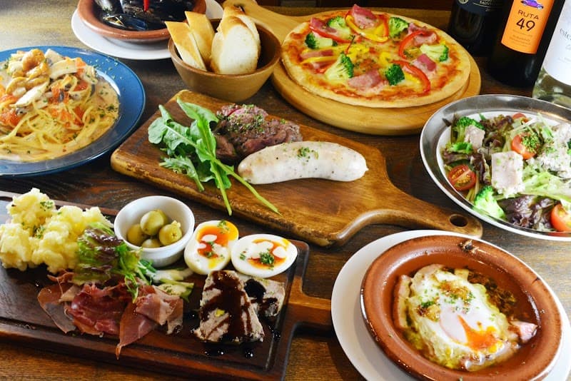 イタリアンバル｜ワイン酒場マール(ディナー/飲み放題/個室)の店内・料理の写真 2枚目