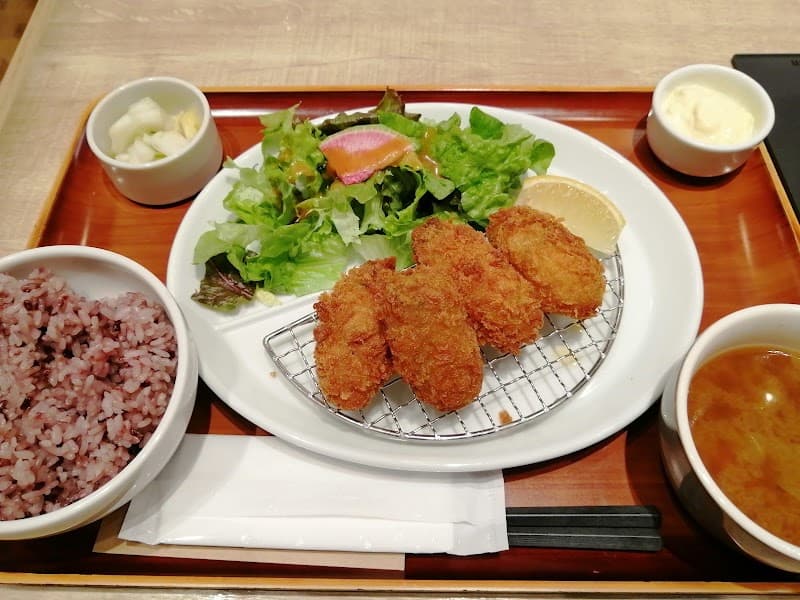 ビストロてらさわ KITTE名古屋店の店内・料理の写真 2枚目