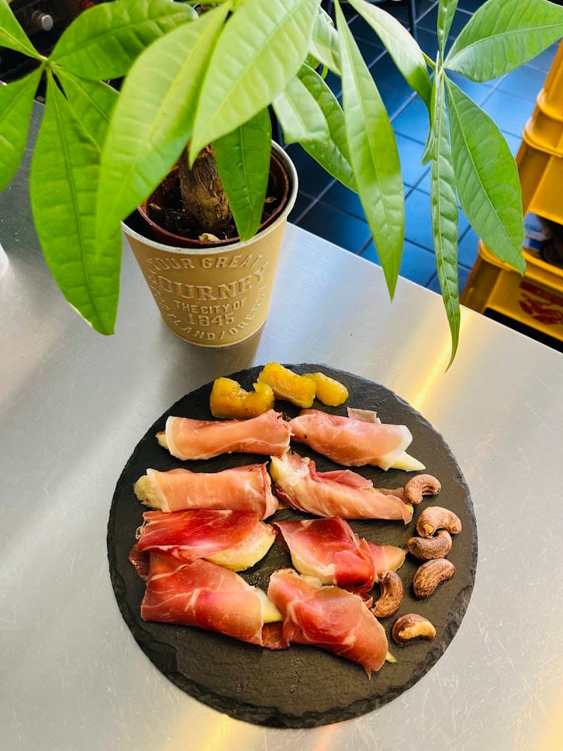 伊豆下田フルーツカクテルバーsoi8🍊ナチュラルカクテル ソイハチの店内・料理の写真 2枚目
