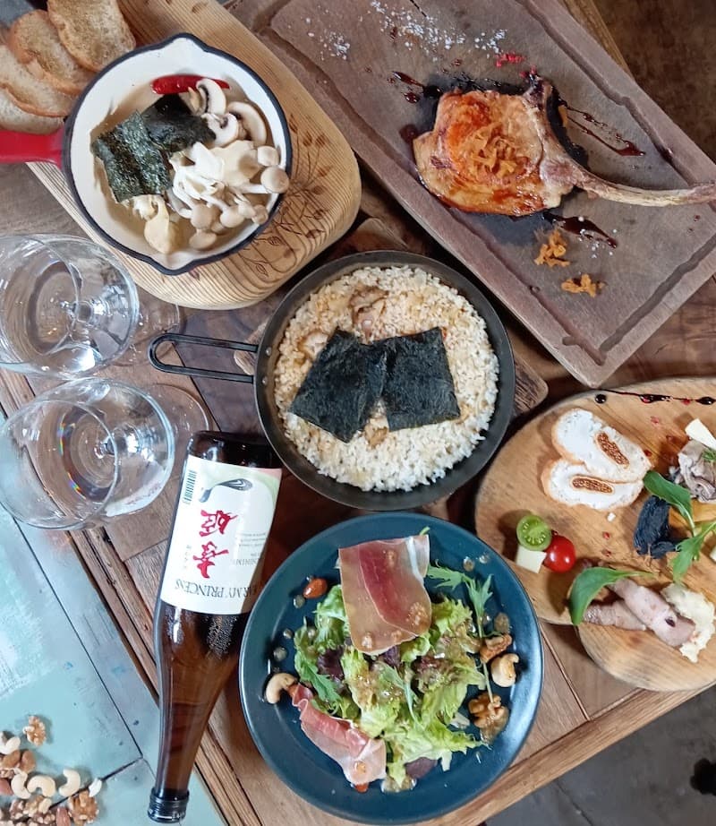 IK Bar (アイケイ バル)の店内・料理の写真 3枚目