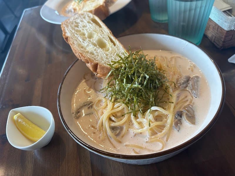 Kata’s Kitchen TRAVELIN’(トラベリン)の店内・料理の写真 3枚目