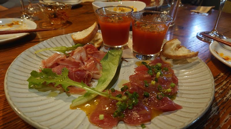 ワインとおつまみ APÉRO(アペロ)の店内・料理の写真 3枚目