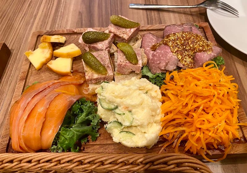 Le Bar a Vin52 AZABU TOKYO 成城石井 横浜ベイクォーター店の店内・料理の写真 3枚目