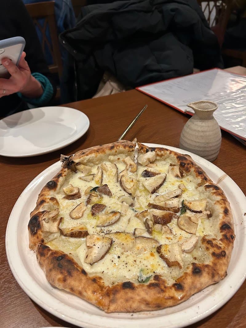 ピッツェリアレオーネの店内・料理の写真 3枚目