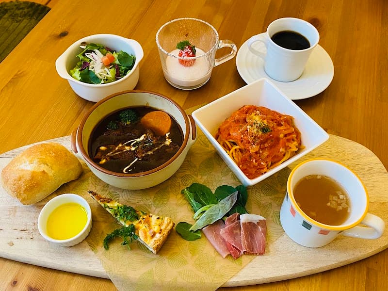 cafe べるどぅーら *スタッフ募集中*の店内・料理の写真 2枚目