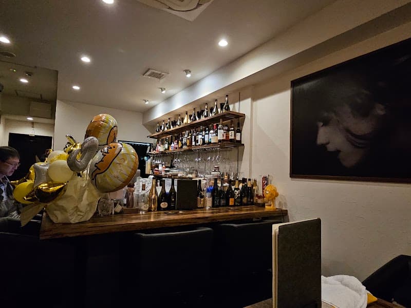Wine & Bar Cachette deux(カシェット)