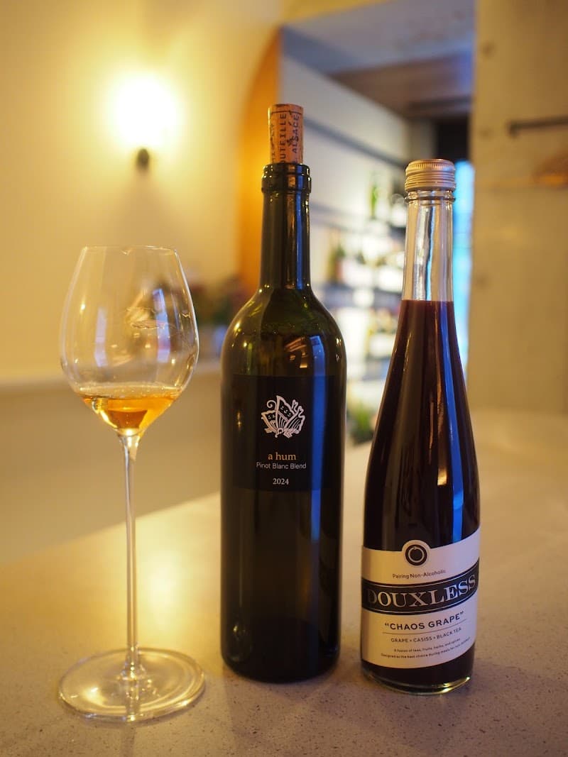 Wine Bar A demain ワインバー アドゥマンの店内・料理の写真 2枚目