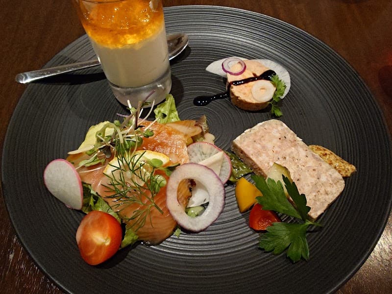 Maru’s Table ビストロの店内・料理の写真 2枚目